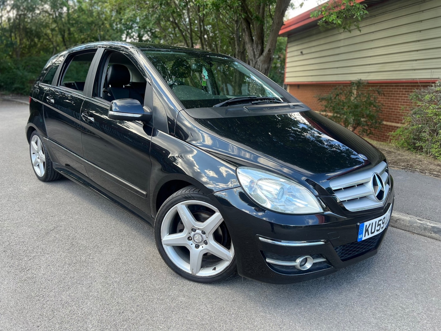 Used Mercedes-Benz B Class 2009 for sale - 75724008: Photo 1