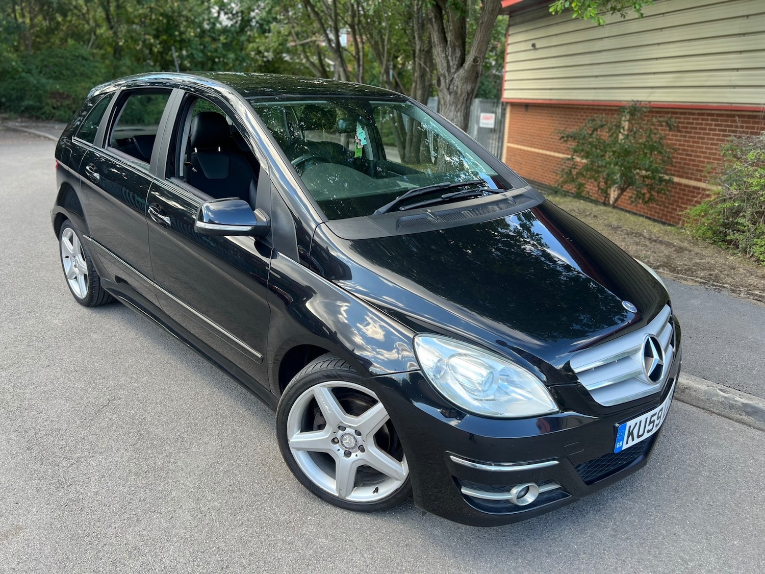 Used Mercedes-Benz B Class 2009 for sale - 75724008: Photo 2