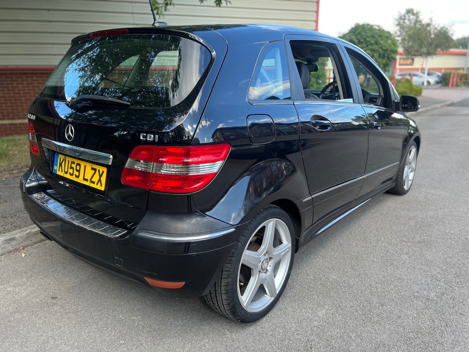 Used Mercedes-Benz B Class 2009 for sale - 75724008: Photo 4