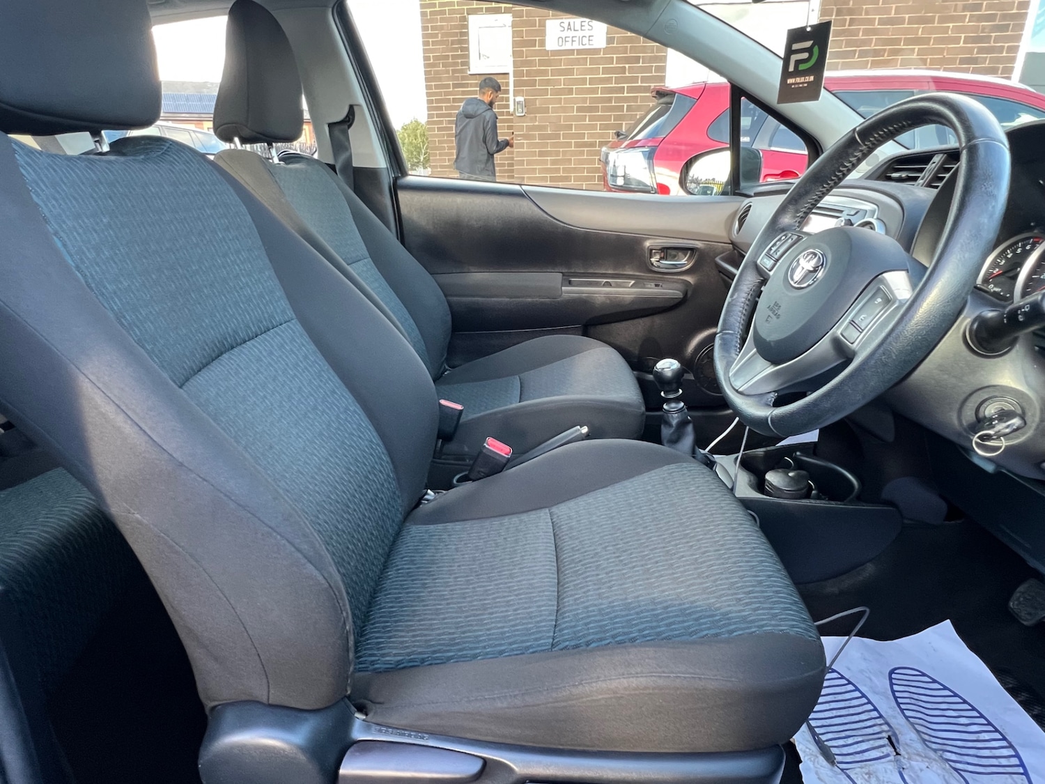 Used Toyota Yaris 2012 for sale - 75895408: Photo 10
