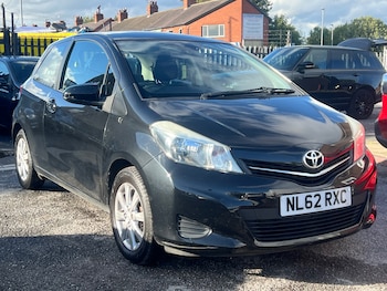 Used Toyota Yaris 2012 for sale - 75895408: Photo
