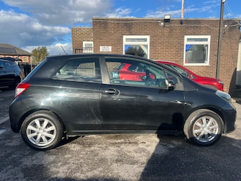 Used Toyota Yaris 2012 for sale - 75895408: Photo
