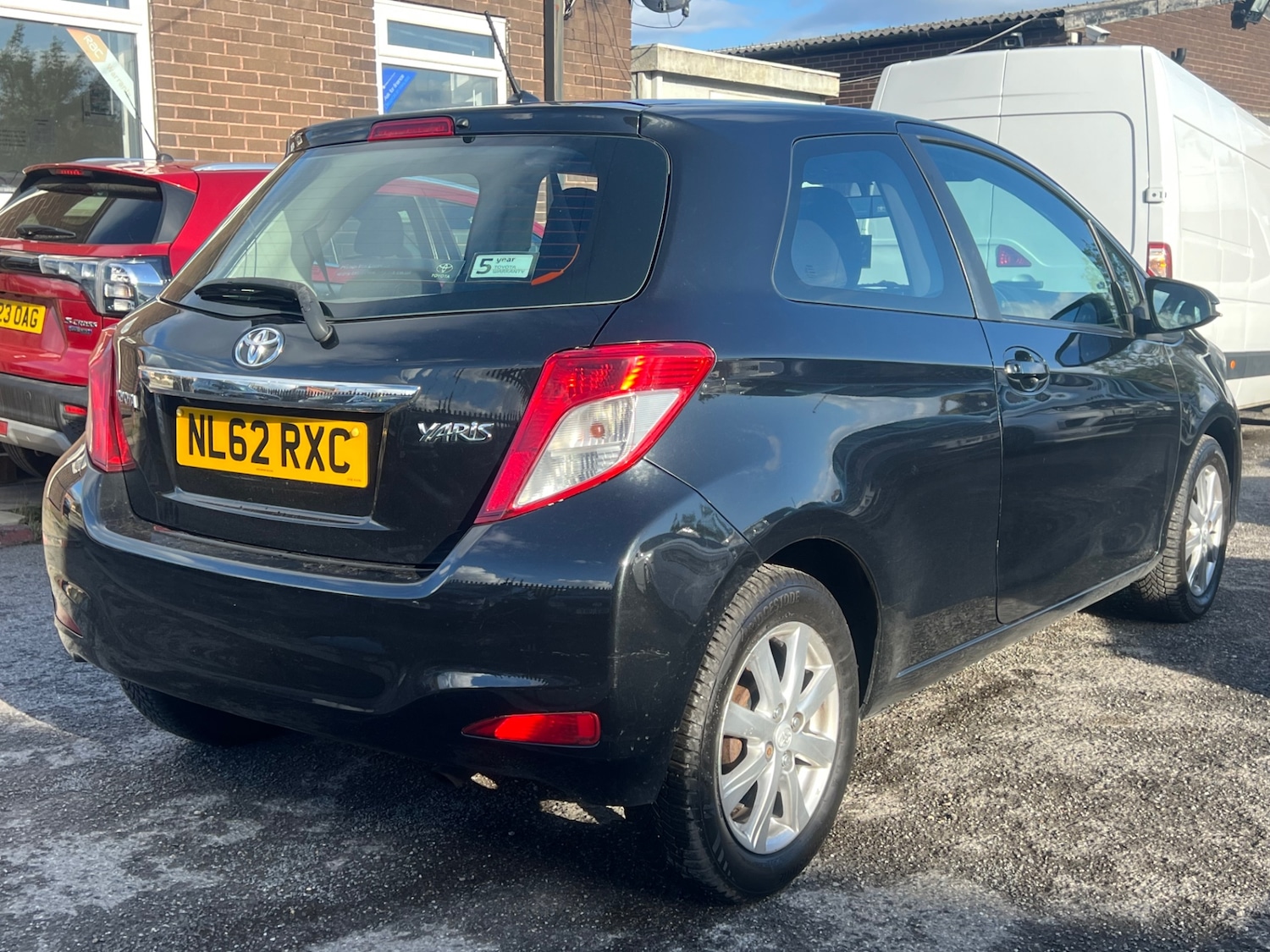 Used Toyota Yaris 2012 for sale - 75895408: Photo 3