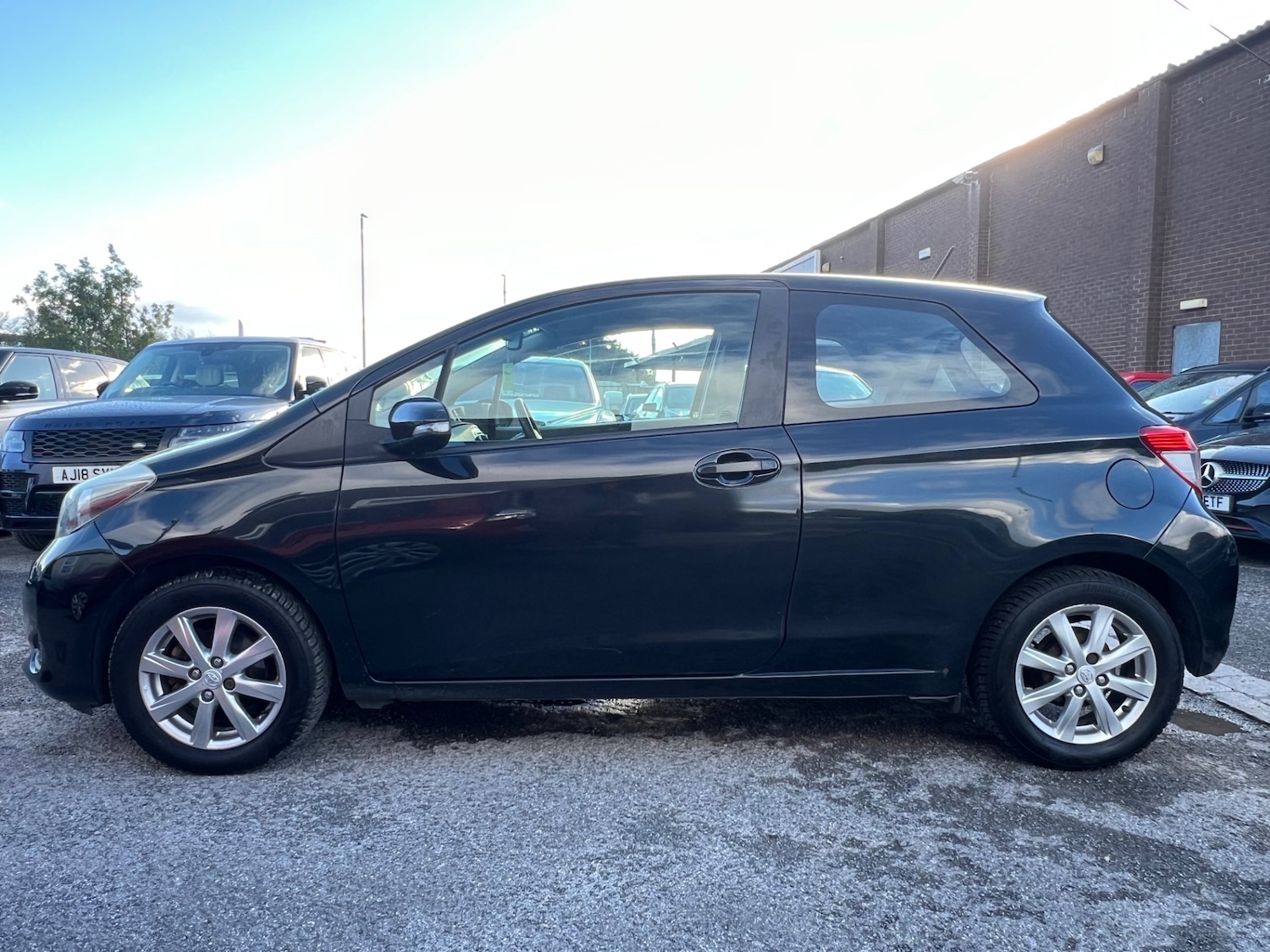 Used Toyota Yaris 2012 for sale - 75895408: Photo 6