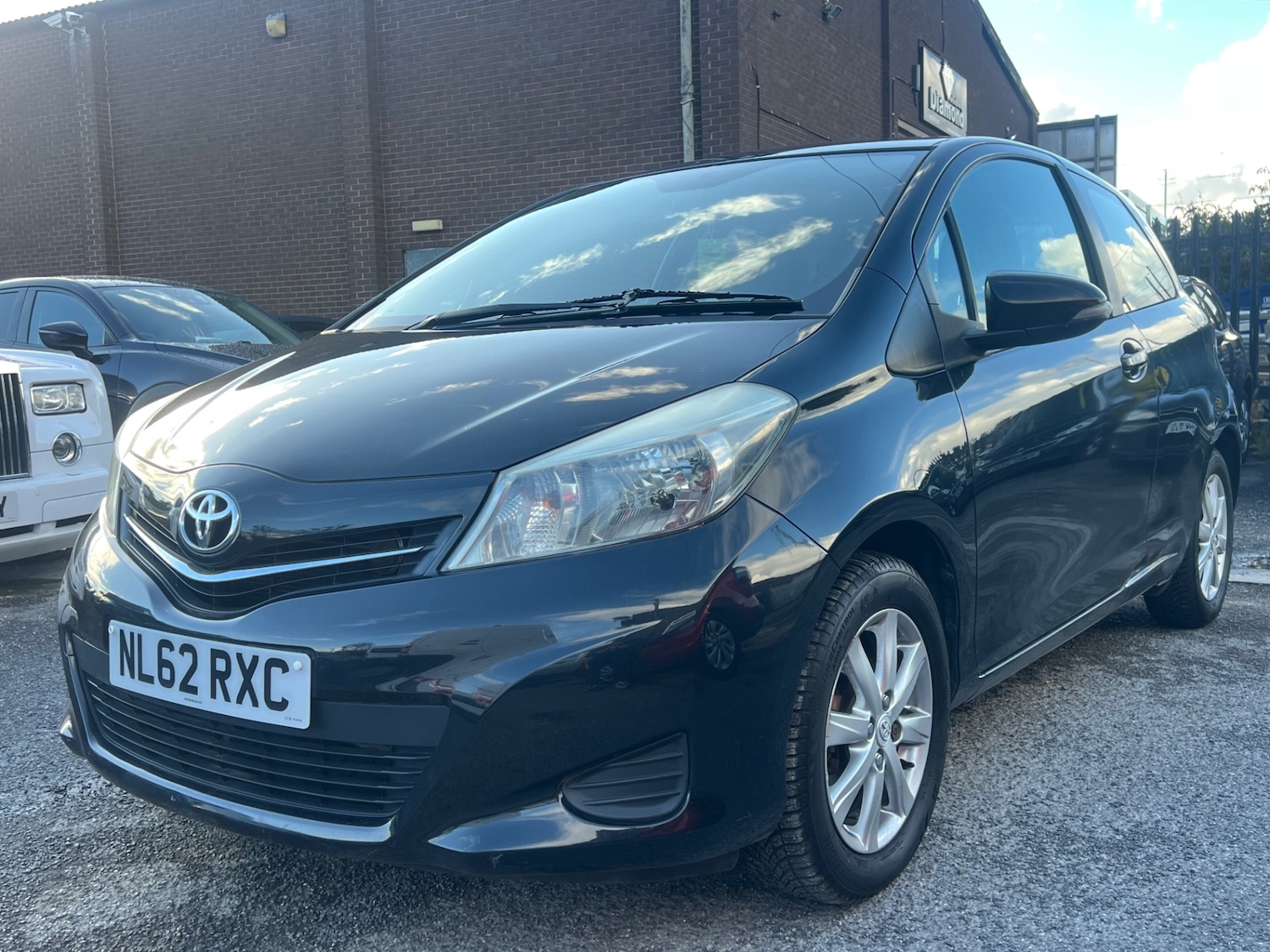 Used Toyota Yaris 2012 for sale - 75895408: Photo 7