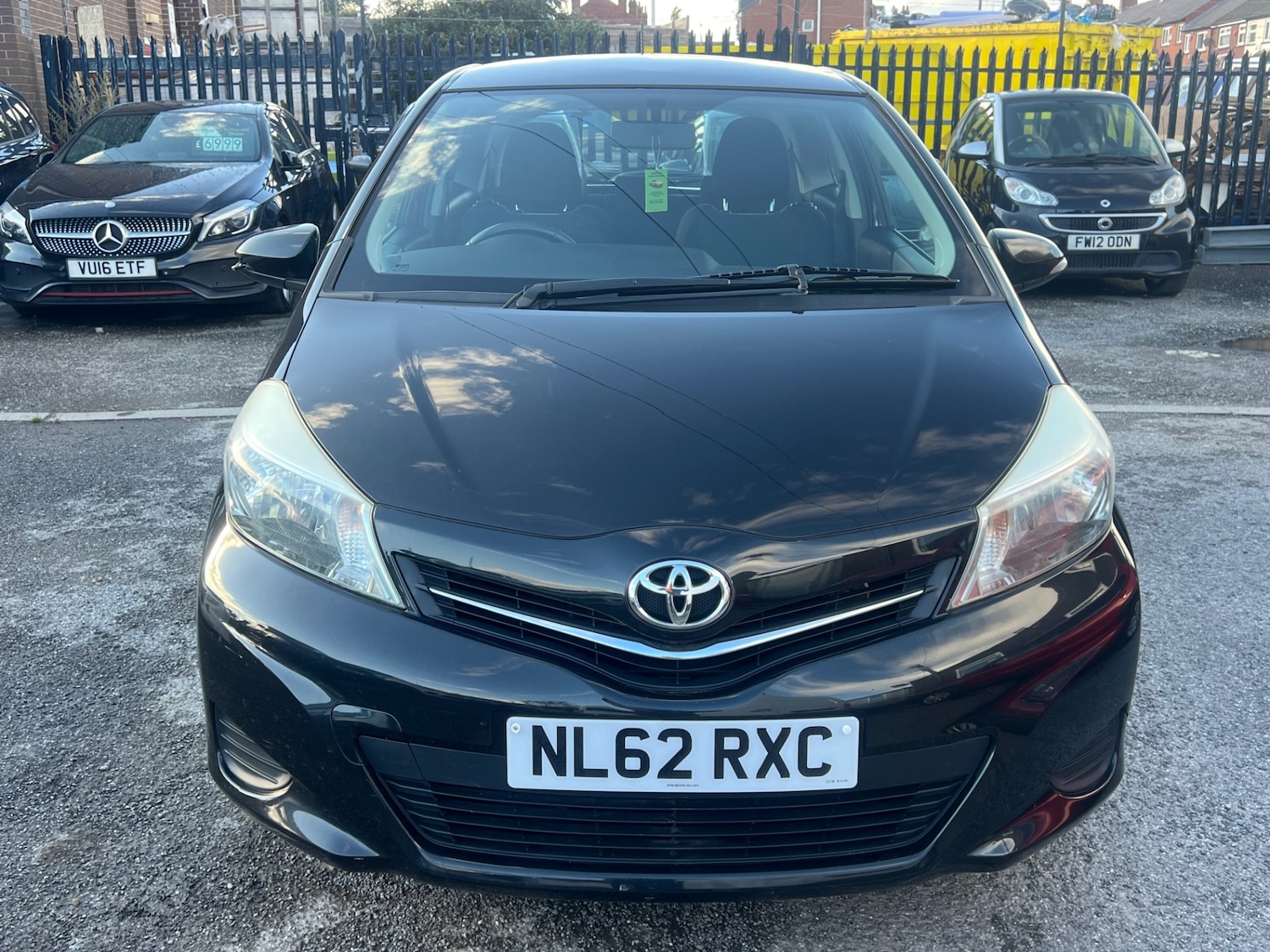 Used Toyota Yaris 2012 for sale - 75895408: Photo 8