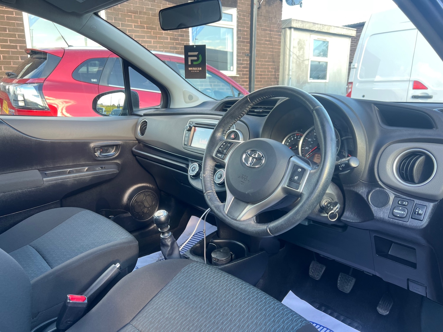 Used Toyota Yaris 2012 for sale - 75895408: Photo 9