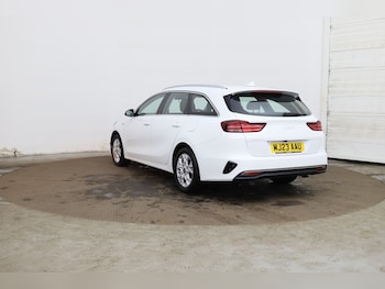 Used Kia Ceed 2023 for sale - 77336198: Photo