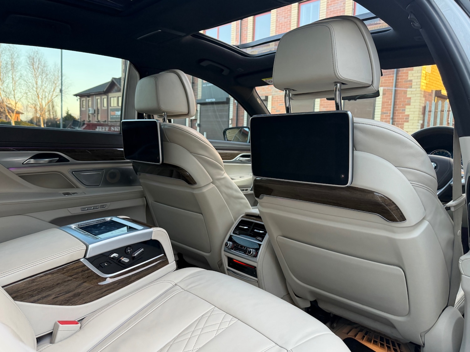 Used BMW 7 Series 2017 for sale - 76740975: Photo 32