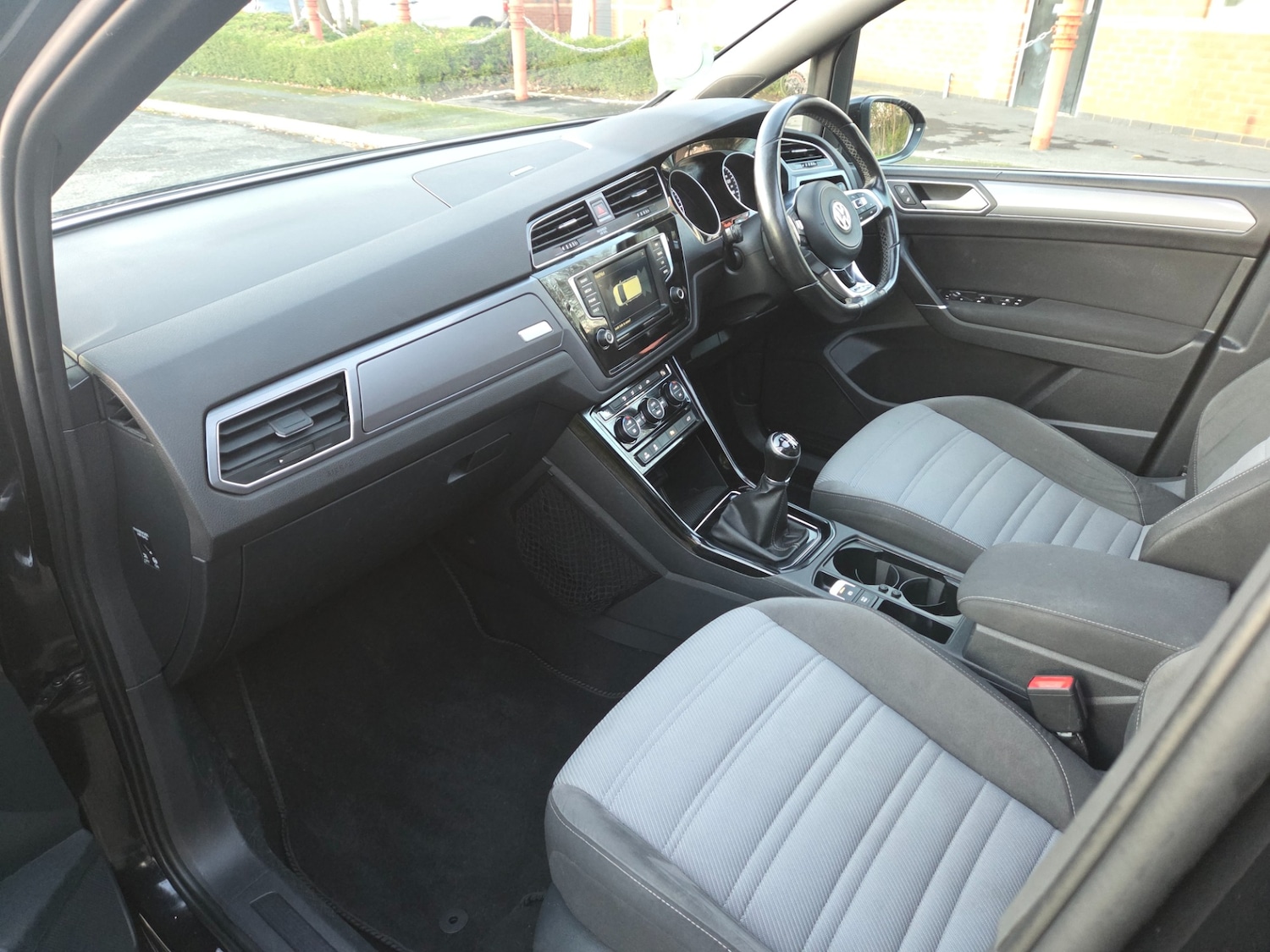 Used Volkswagen Touran 2017 for sale - 76570813: Photo 17