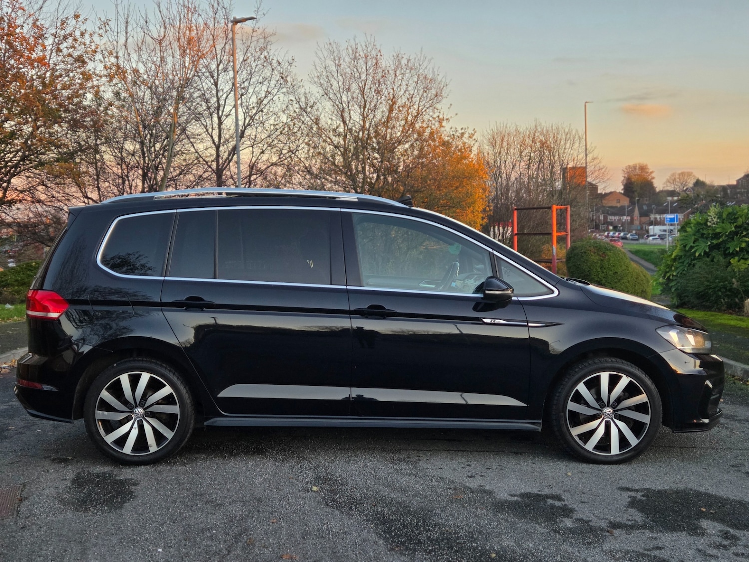 Used Volkswagen Touran 2017 for sale - 76570813: Photo 3