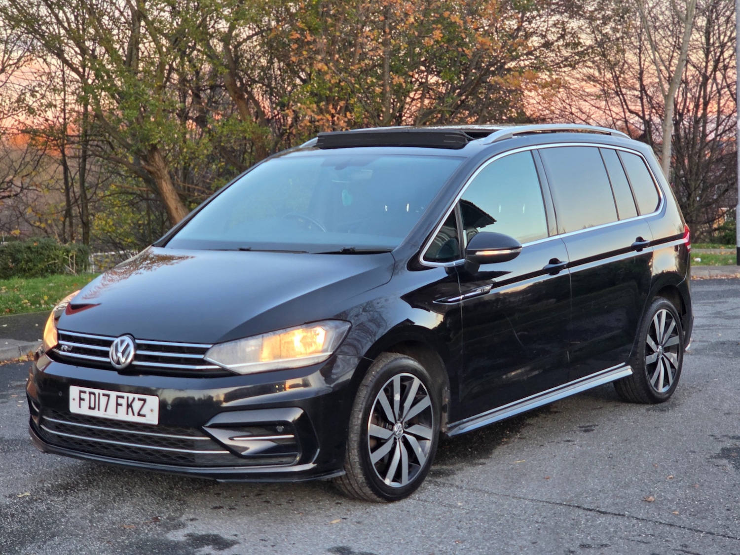Used Volkswagen Touran 2017 for sale - 76570813: Photo 9