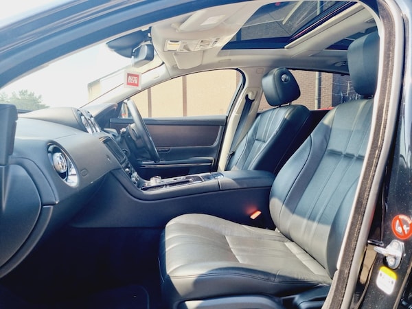 Used Jaguar XJ 2015 for sale - 67304055: Photo 17
