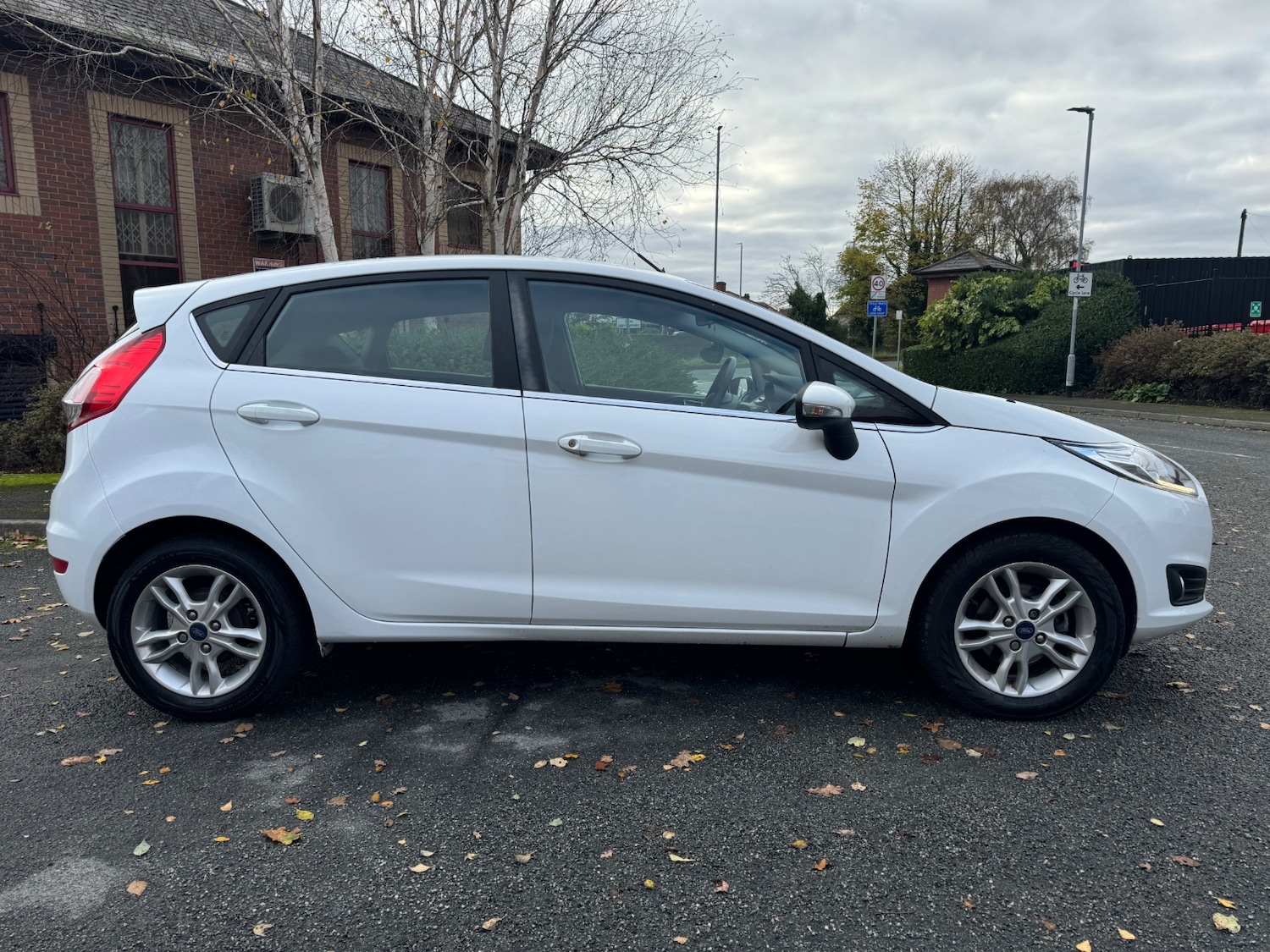 Used Ford Fiesta 2017 for sale - 76464519: Photo 2