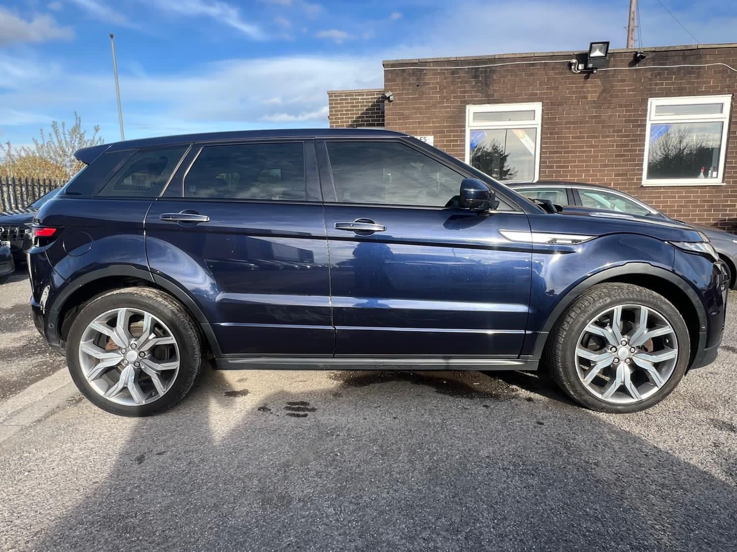 Used Land Rover Range Rover Evoque 2017 for sale - 77170987: Photo 2