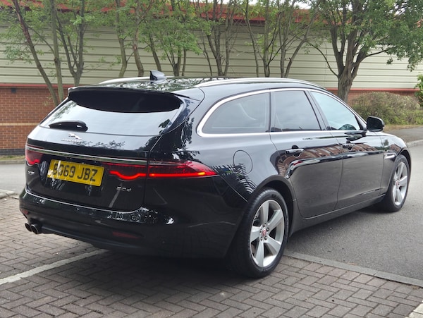 Used Jaguar XF 2019 for sale - 75627134: Photo 2