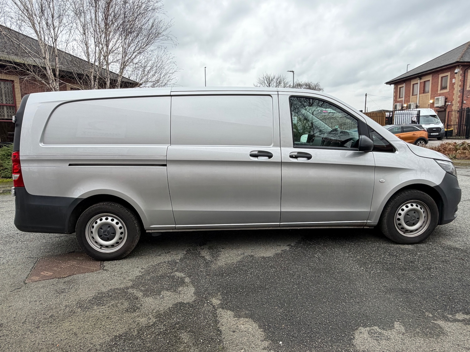 Used Mercedes-Benz Vito 2022 for sale - 77555928: Photo 2