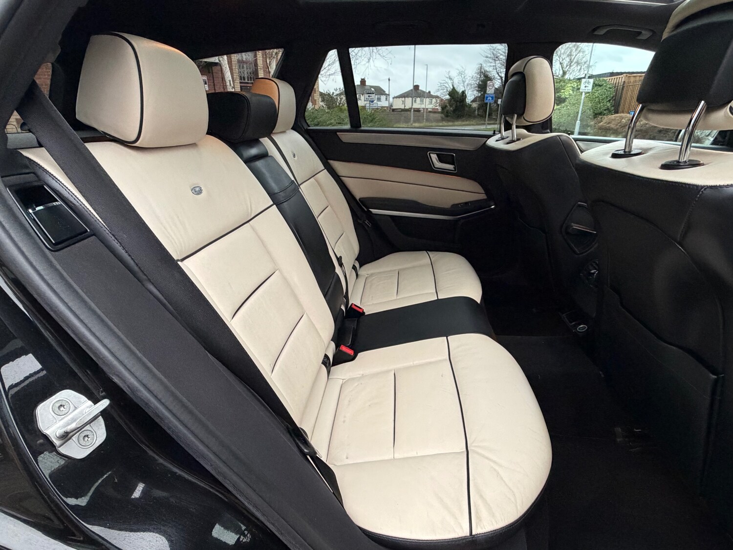 Used Mercedes-Benz E Class 2014 for sale - 77641080: Photo 10