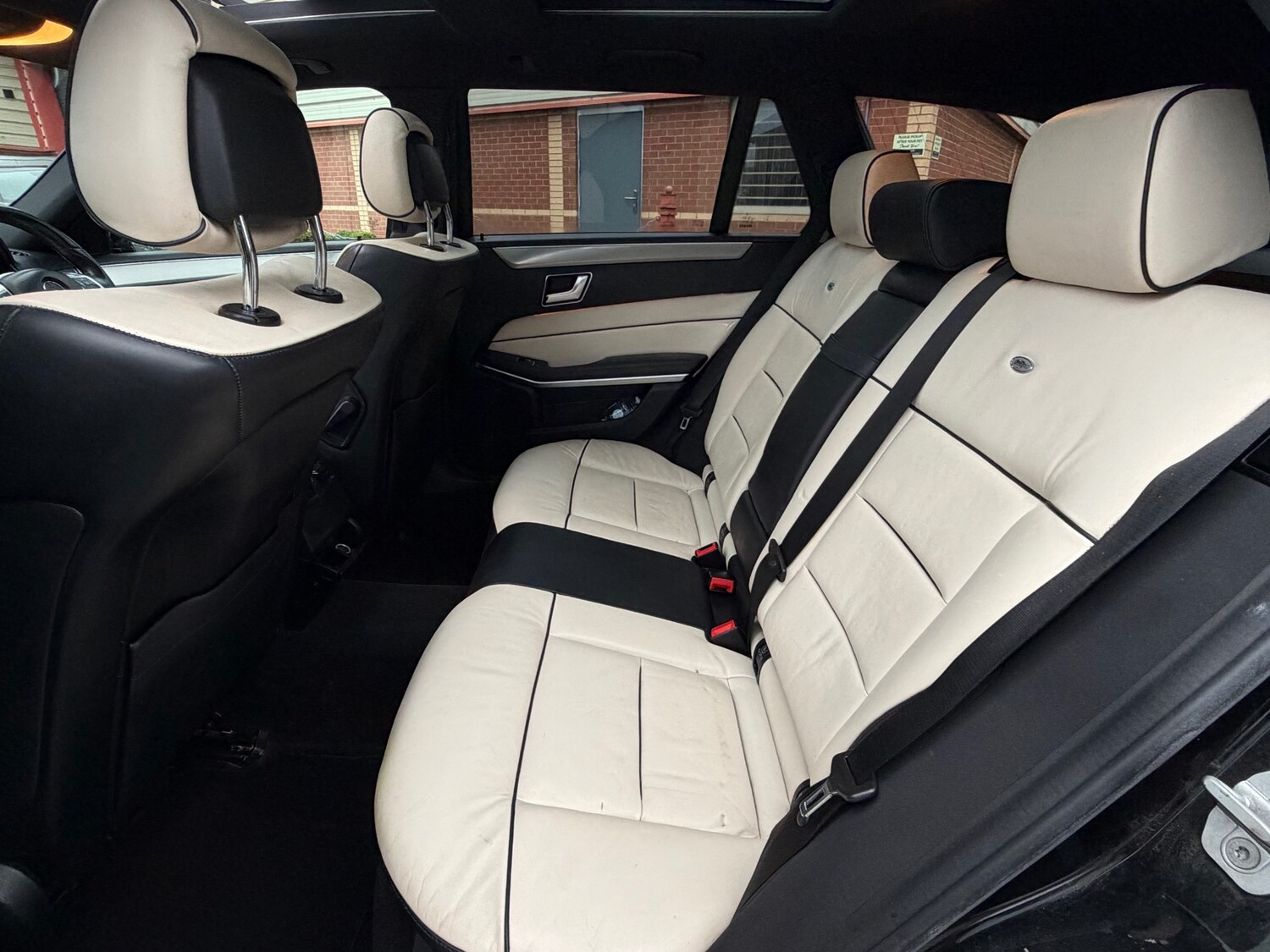 Used Mercedes-Benz E Class 2014 for sale - 77641080: Photo 11