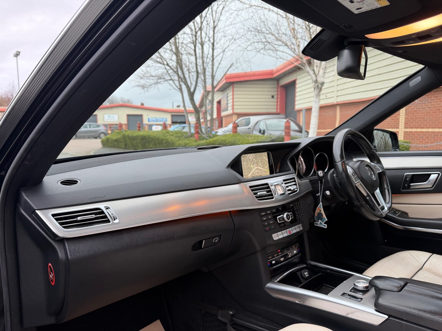 Used Mercedes-Benz E Class 2014 for sale - 77641080: Photo 12