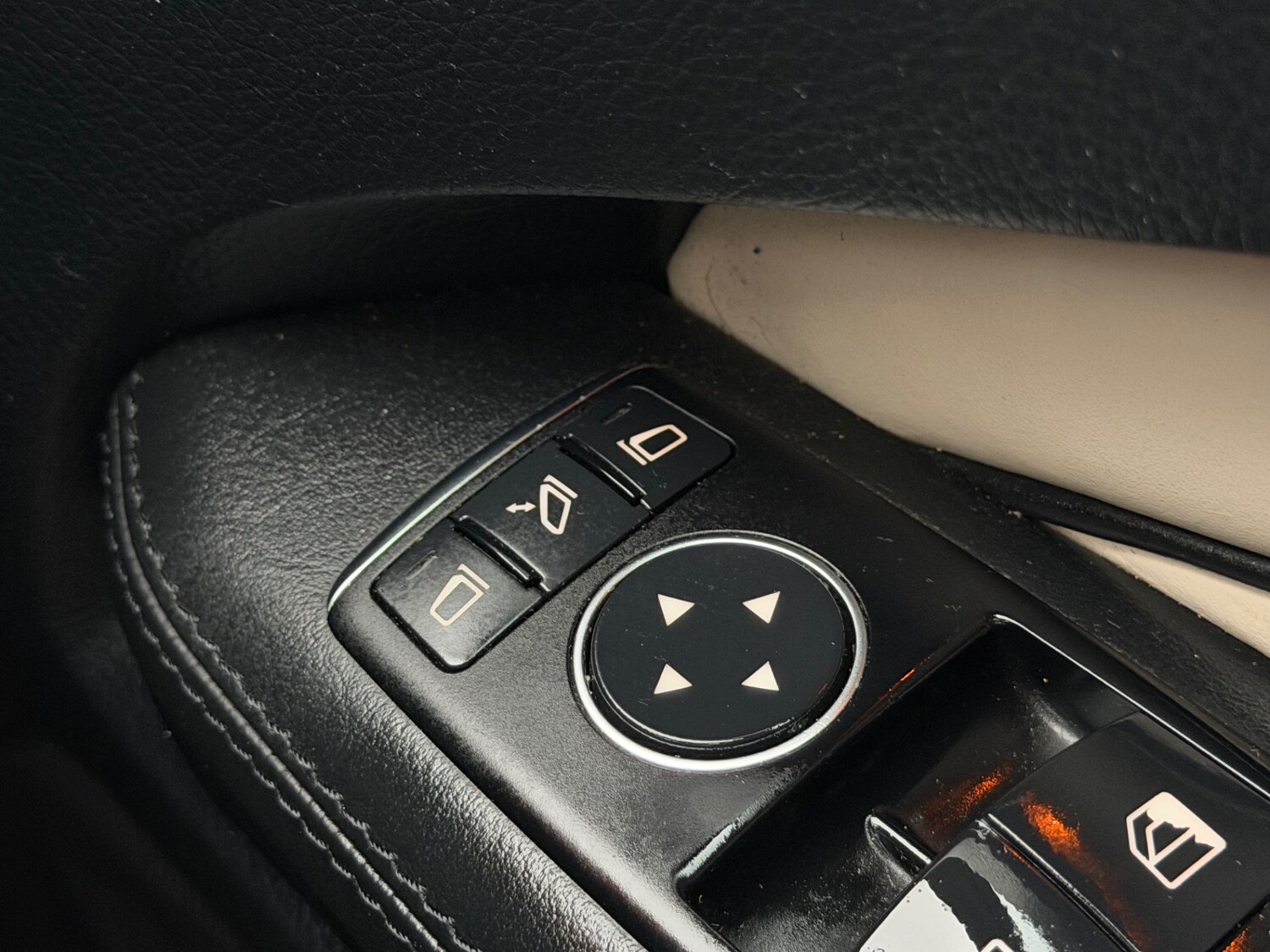 Used Mercedes-Benz E Class 2014 for sale - 77641080: Photo 19