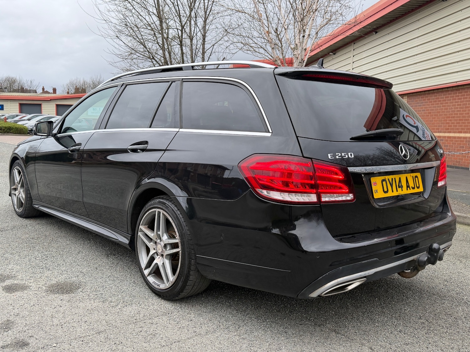 Used Mercedes-Benz E Class 2014 for sale - 77641080: Photo 5