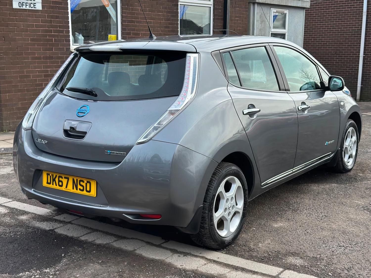 Used Nissan Leaf 2017 for sale - 77170742: Photo 5