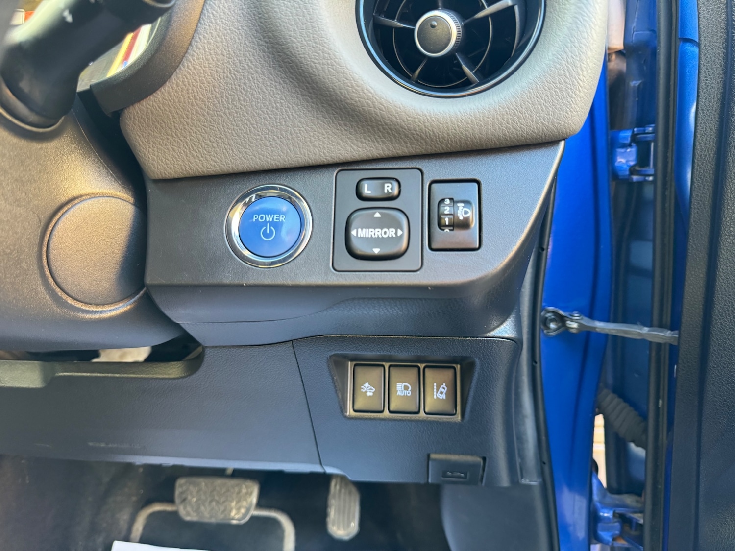 Used Toyota Yaris 2017 for sale - 76639626: Photo 23