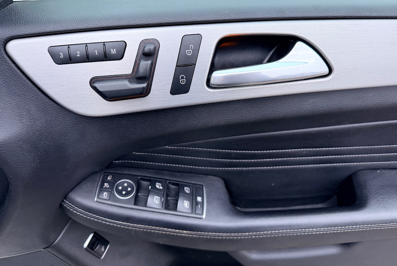 Used Mercedes-Benz M Class 2015 for sale - 77385395: Photo 11