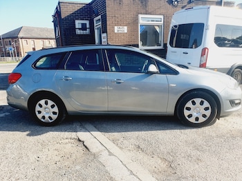Used Vauxhall Astra 2014 for sale - 76249403: Photo