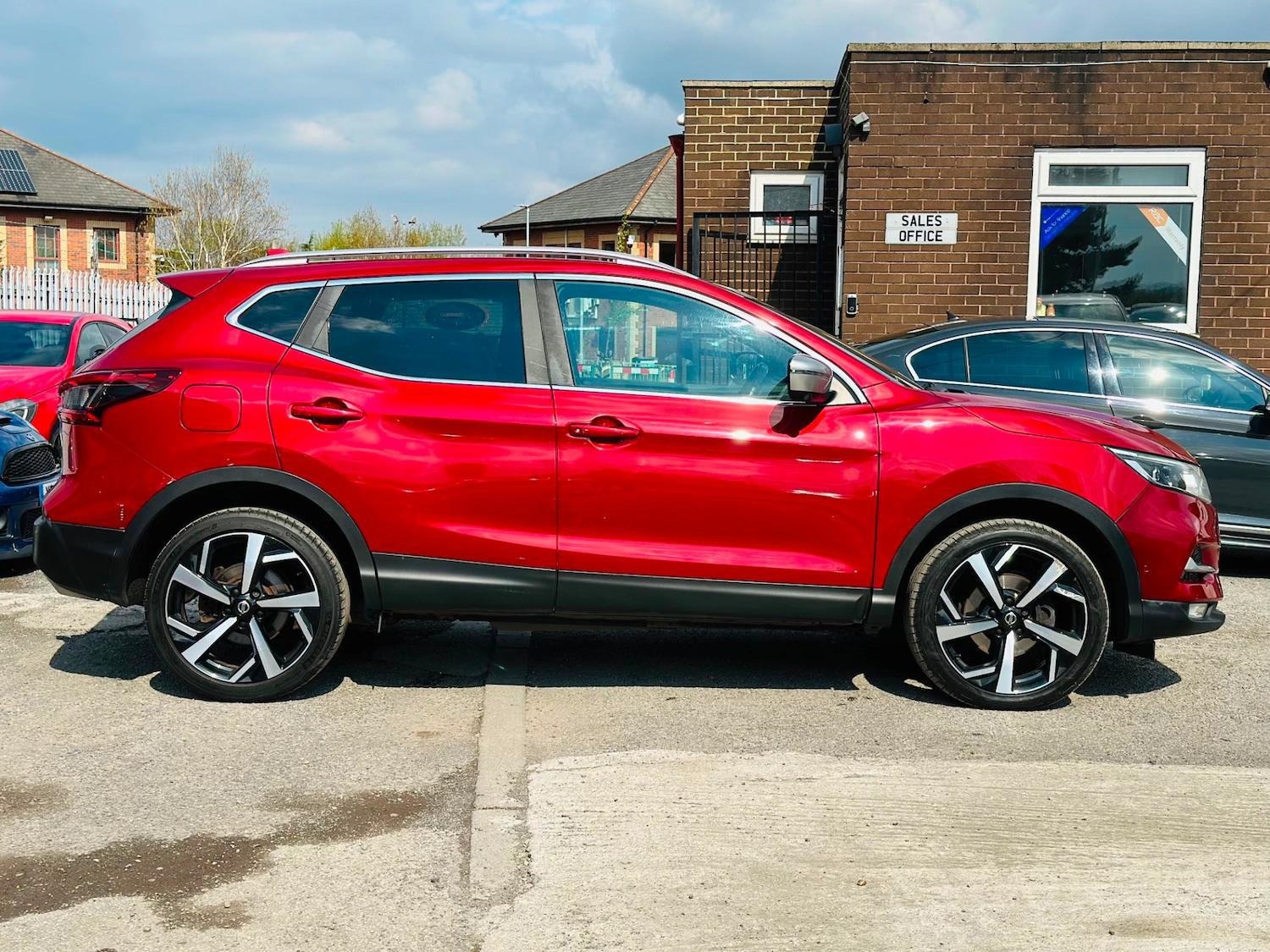 Used Nissan Qashqai 2018 for sale - 77170820: Photo 2