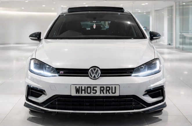 Used Volkswagen Golf 2017 for sale - 77475770: Photo 2