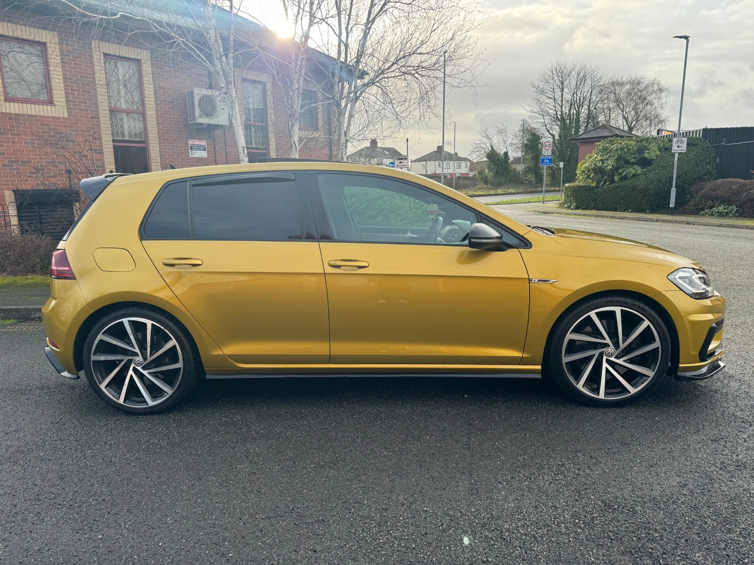 Used Volkswagen Golf 2017 for sale - 77168359: Photo 2