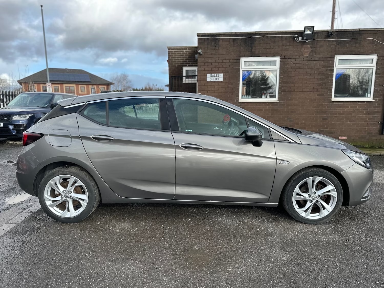 Used Vauxhall Astra 2017 for sale - 77736179: Photo 2