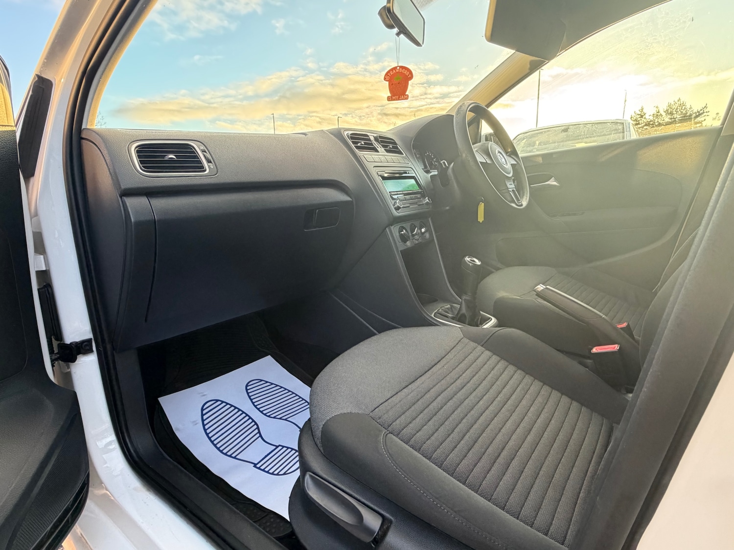 Used Volkswagen Polo 2011 for sale - 76750581: Photo 12