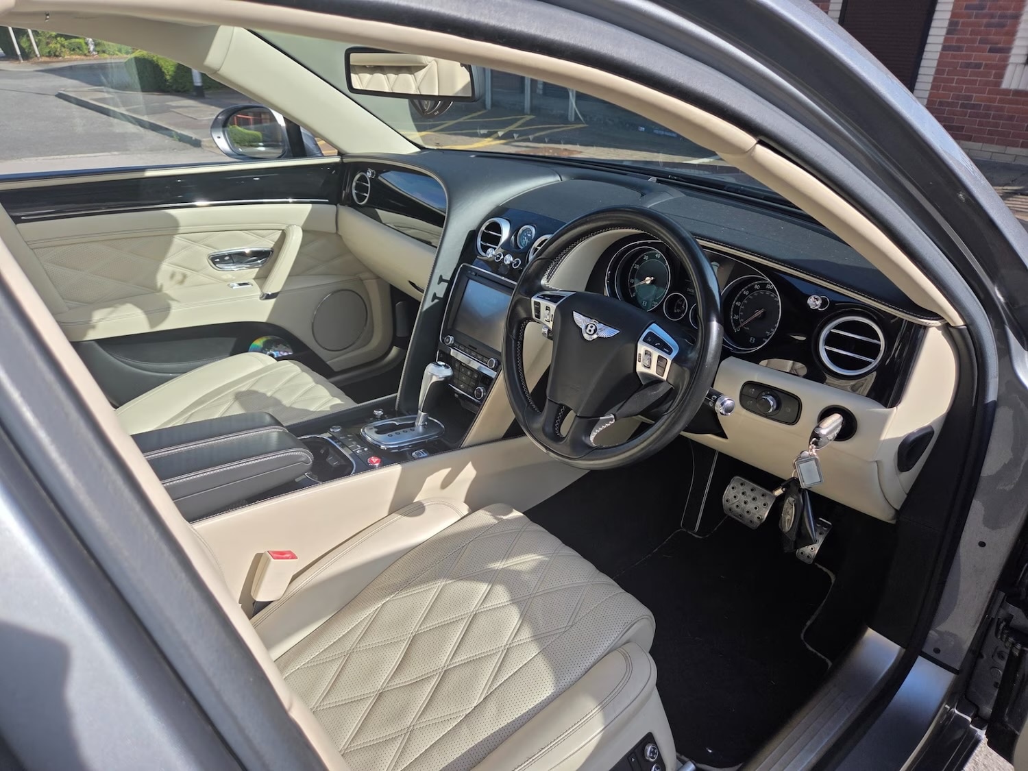 Used Bentley Flying Spur 2015 for sale - 77245530: Photo 9