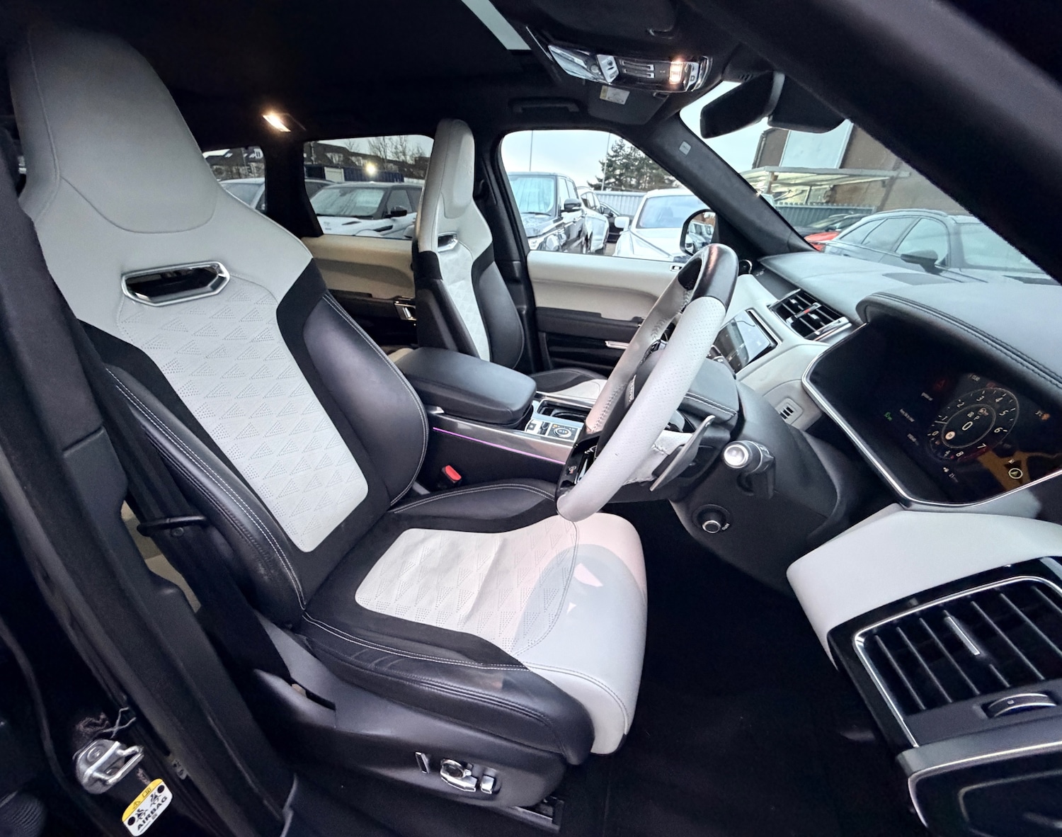 Used Land Rover Range Rover Sport 2018 for sale - 76268823: Photo 11