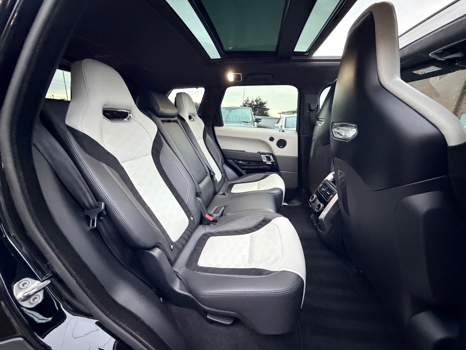 Used Land Rover Range Rover Sport 2018 for sale - 76268823: Photo 18