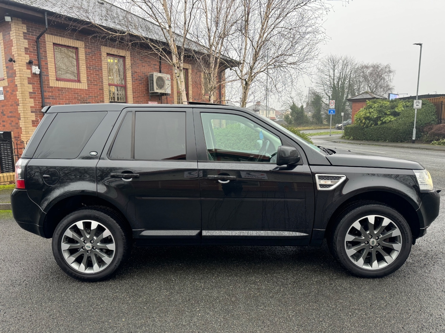 Used Land Rover Freelander 2013 for sale - 77379475: Photo 2