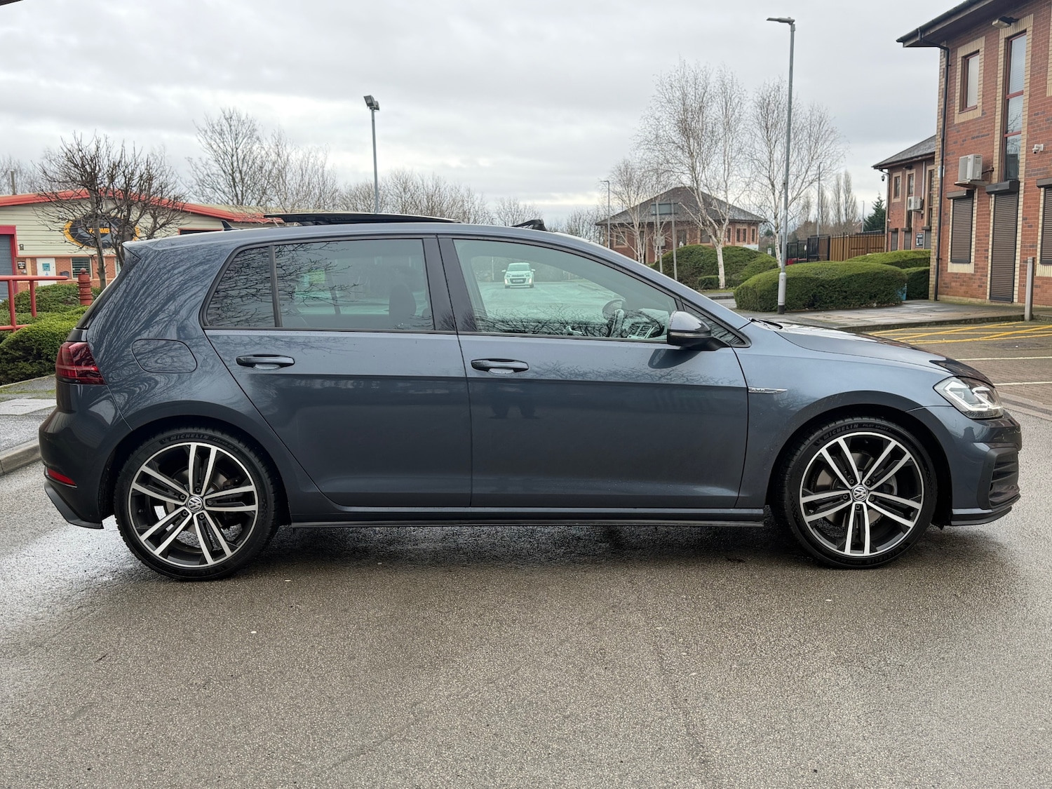 Used Volkswagen Golf 2019 for sale - 77562766: Photo 2