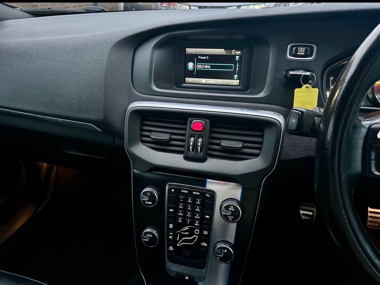 Used Volvo V40 2014 for sale - 77186409: Photo 15