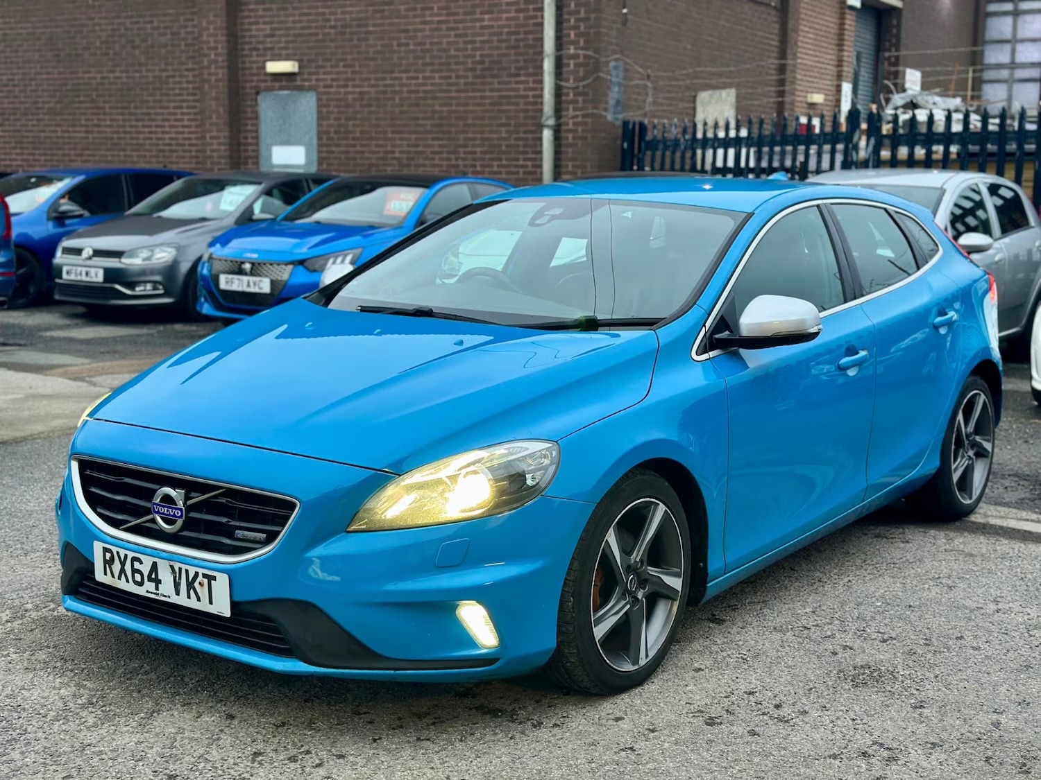 Used Volvo V40 2014 for sale - 77186409: Photo 7