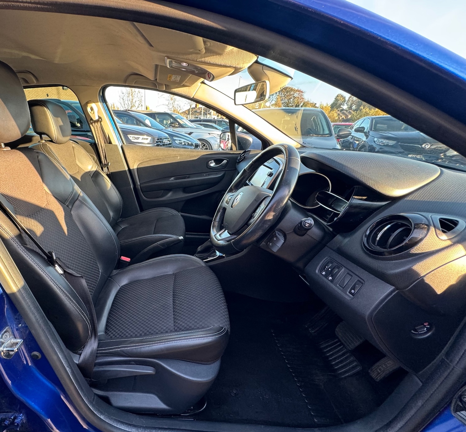 Used Renault Clio 2018 for sale - 77022868: Photo 13