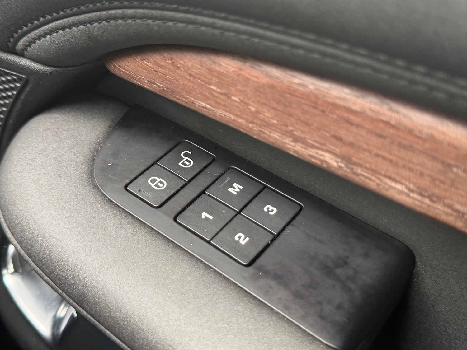 Used Land Rover Discovery 2020 for sale - 77438496: Photo 26