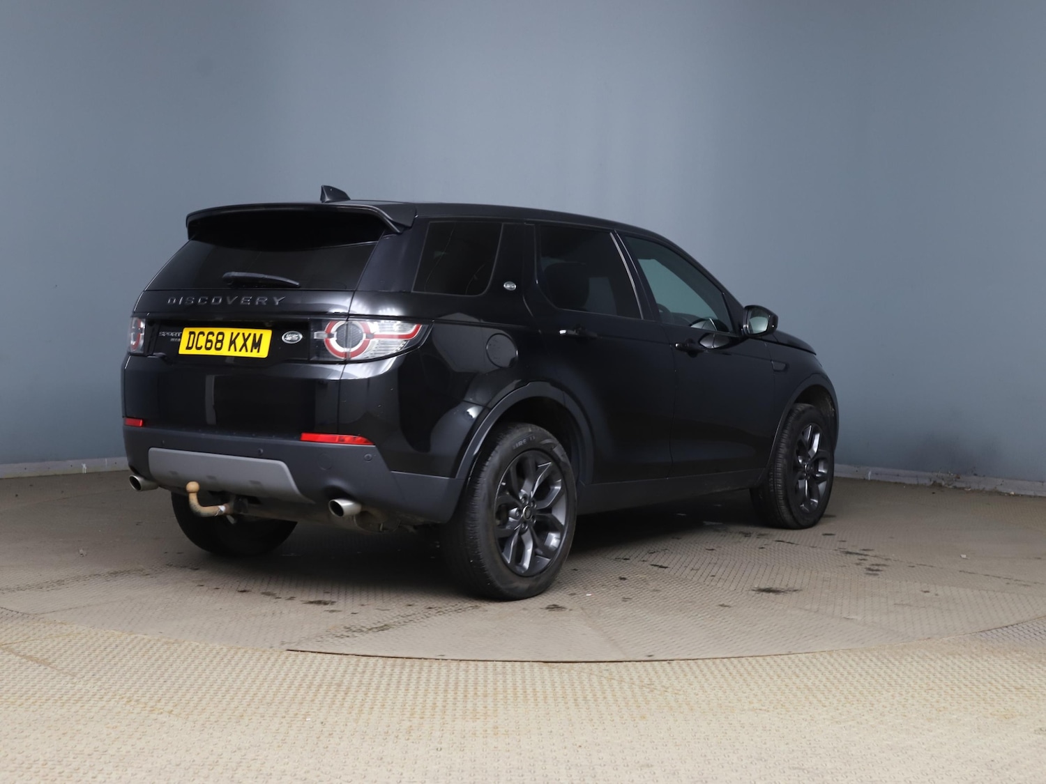 Used Land Rover Discovery Sport 2019 for sale - 77848854: Photo 2