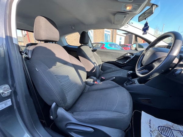 Used Peugeot 208 2012 for sale - 74266436: Photo 10
