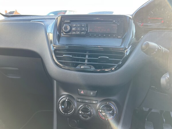 Used Peugeot 208 2012 for sale - 74266436: Photo 13