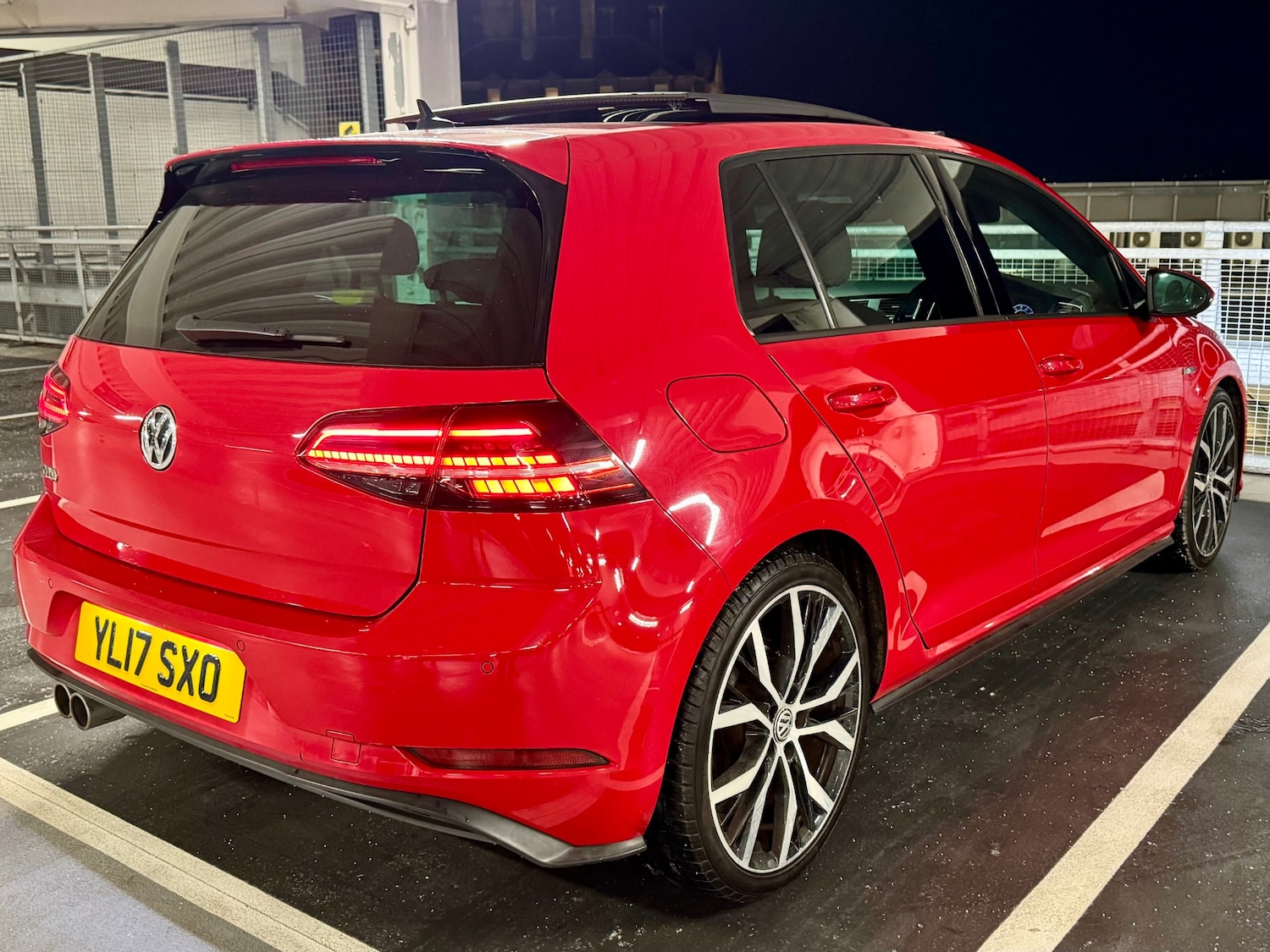 Used Volkswagen Golf 2017 for sale - 77540107: Photo 6