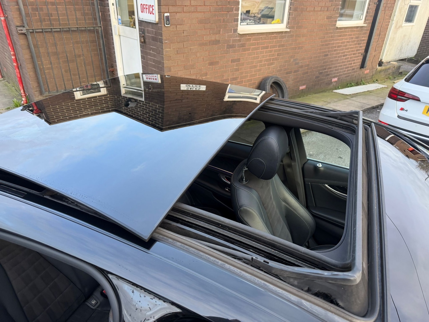 Used Mercedes-Benz E Class 2018 for sale - 77630896: Photo 12