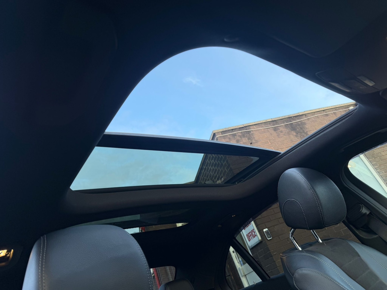 Used Mercedes-Benz E Class 2018 for sale - 77630896: Photo 9